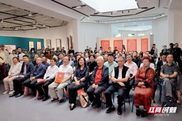 盈胜优配 湖南科技大学齐白石艺术学院办学30周年书画展启幕